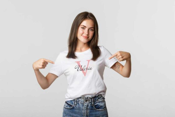 CAMISETA PERSONALIZADA CON INICIAL Y NOMBRE